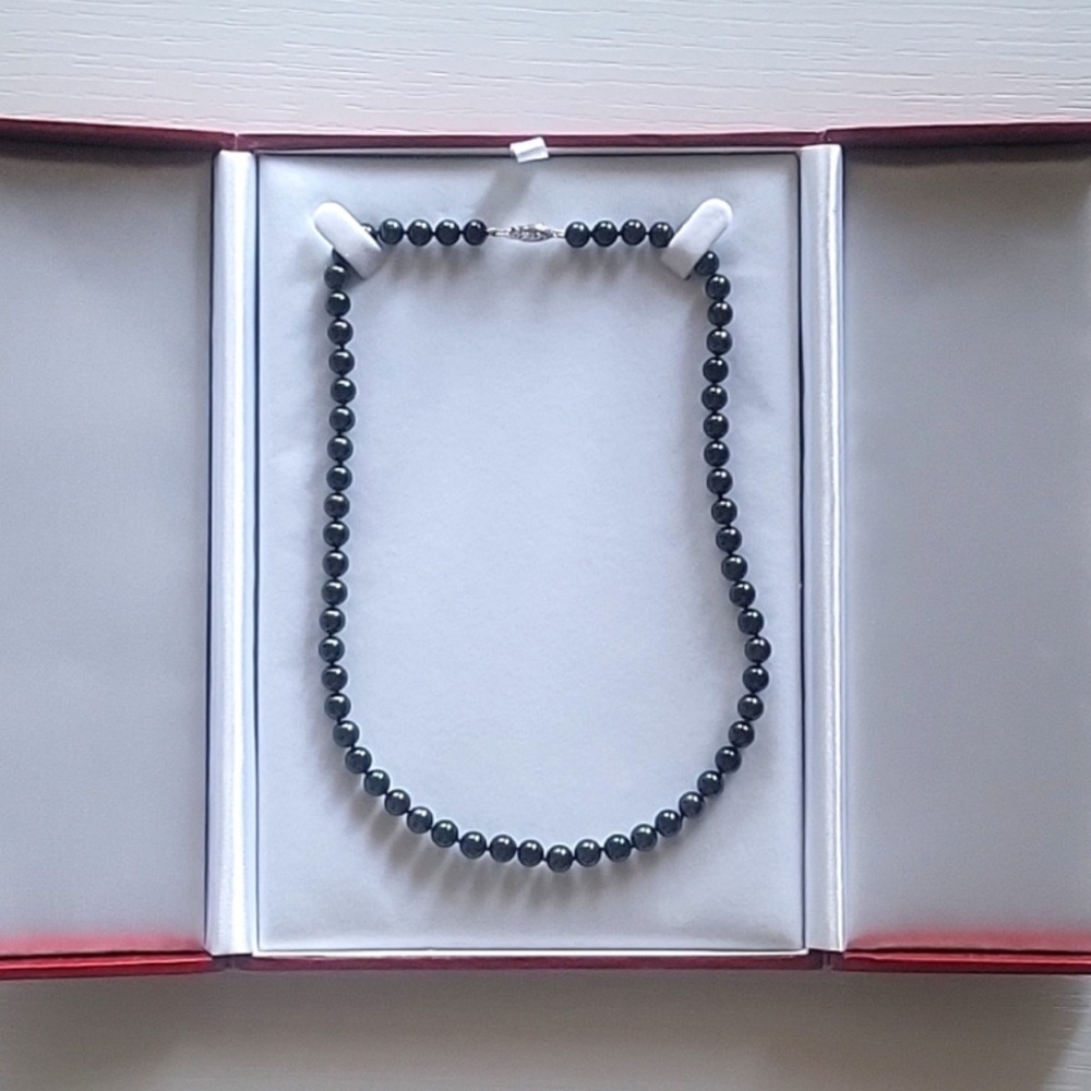 Natural Black Tahiti pearl necklace / bracelet